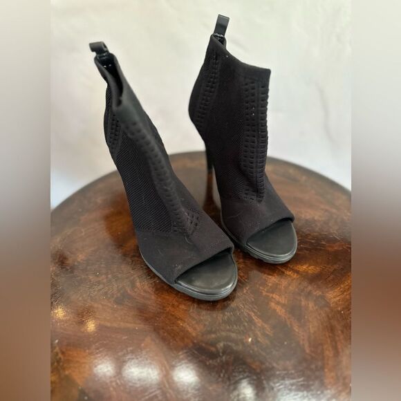 Calvin Klein peep toe heels - Picture 1 of 7